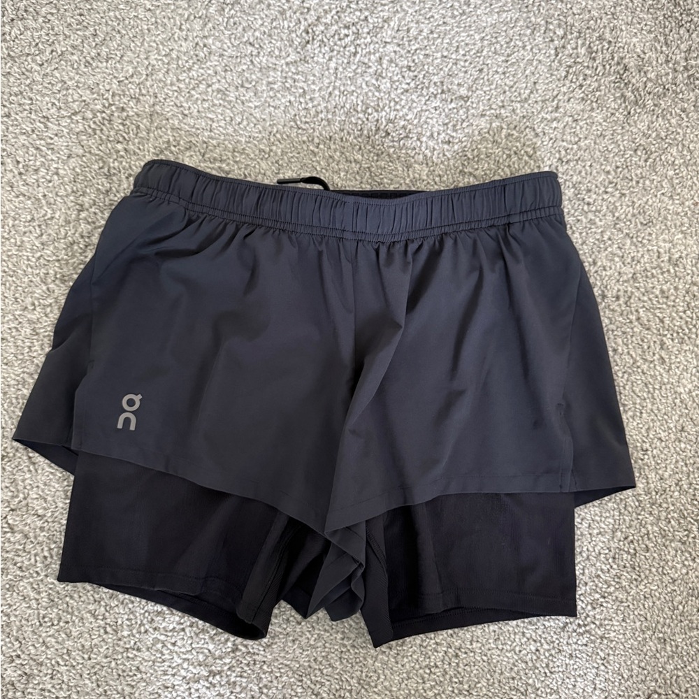 On Running Performance Shorts - Picture 2 of 3